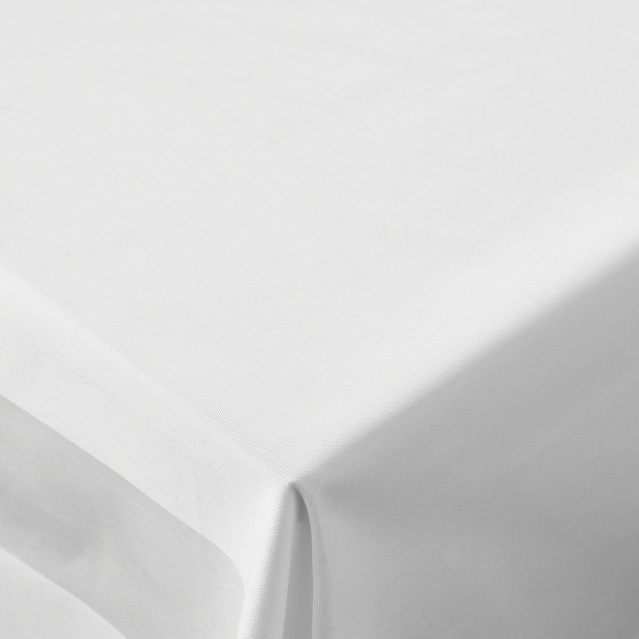 Vita kvadratisk dug til rundt bord 206x212 cm