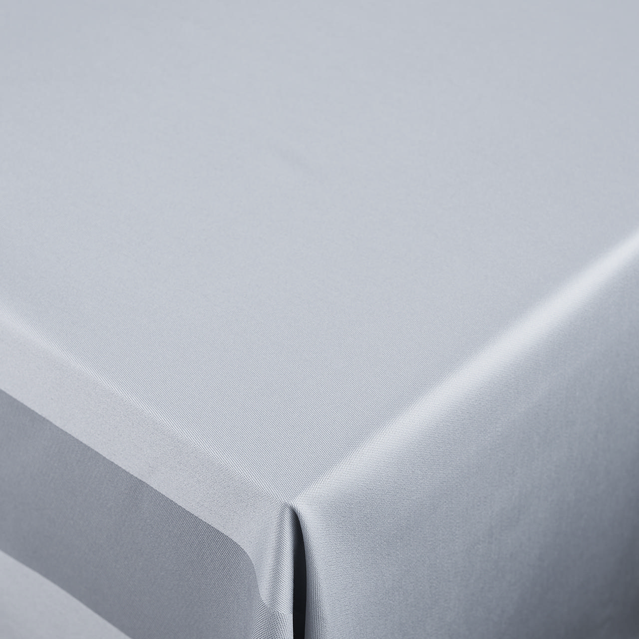 Vita kvadratisk dug til rundt bord 206x212 cm